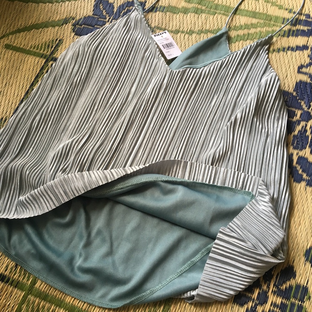๐ Tilly's Sage Pleaded Cami Top - Picture 6 of 6